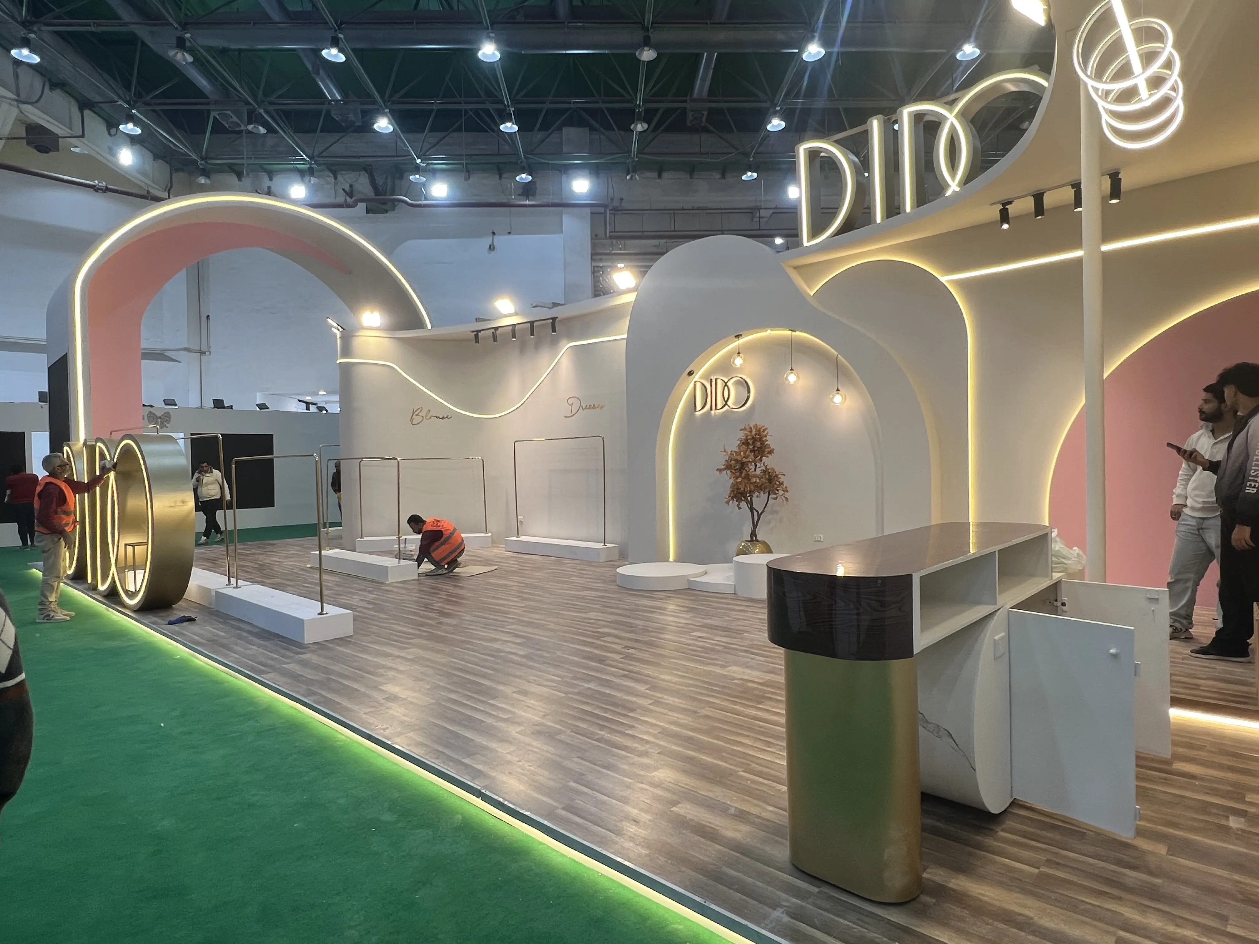 Custom exhibition space execution